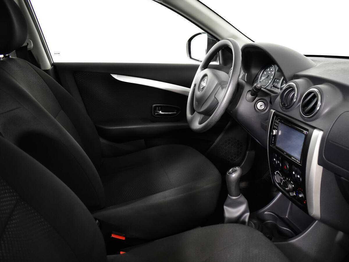 Nissan Almera с пробегом — 2014 год. Фото: #5