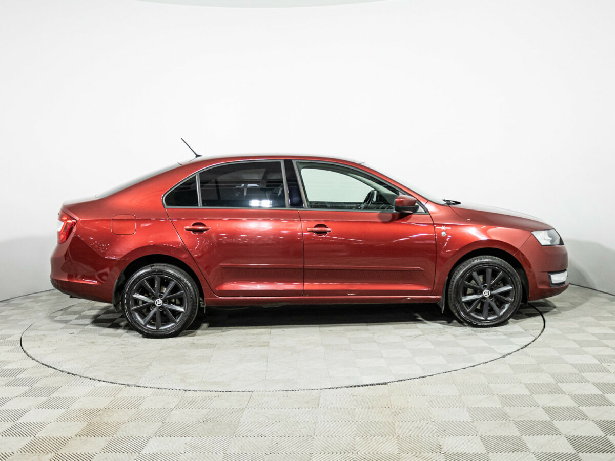 Skoda Rapid с пробегом — 2016 год. Фото: #3