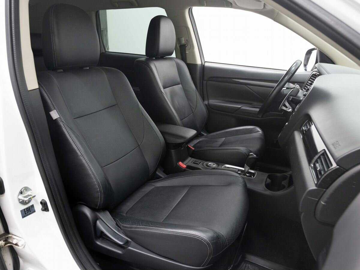 Mitsubishi Outlander с пробегом — 2016 год. Фото: #13