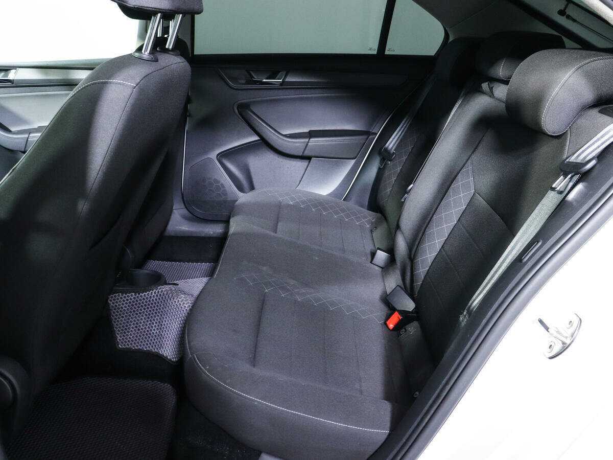 Skoda Rapid с пробегом — 2021 год. Фото: #9