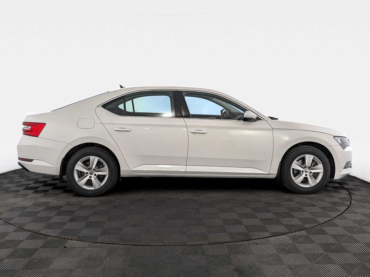 Skoda Superb с пробегом — 2017 год. Фото: #3