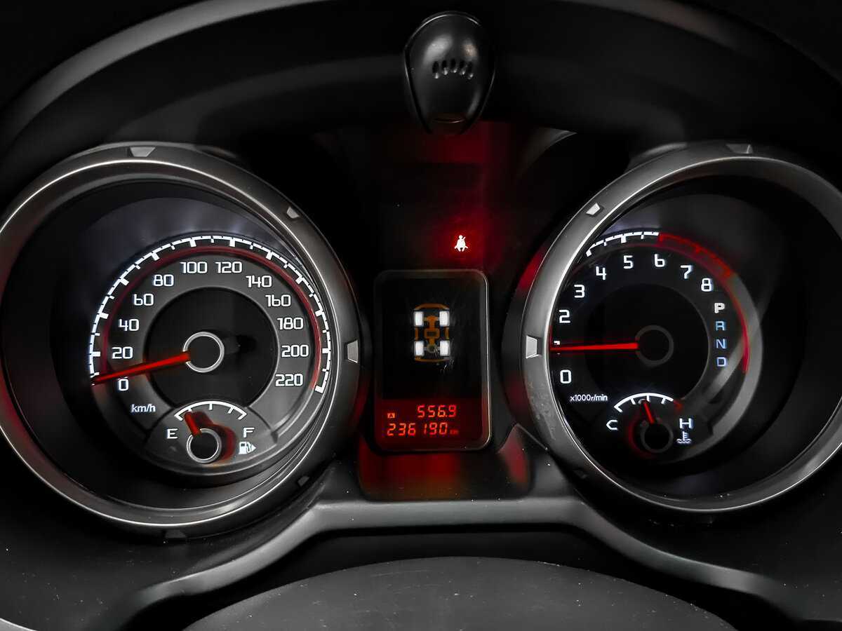 Mitsubishi Pajero с пробегом — 2015 год. Фото: #15