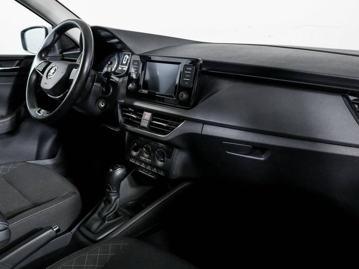 Skoda Rapid с пробегом — 2021 год. Фото: #8