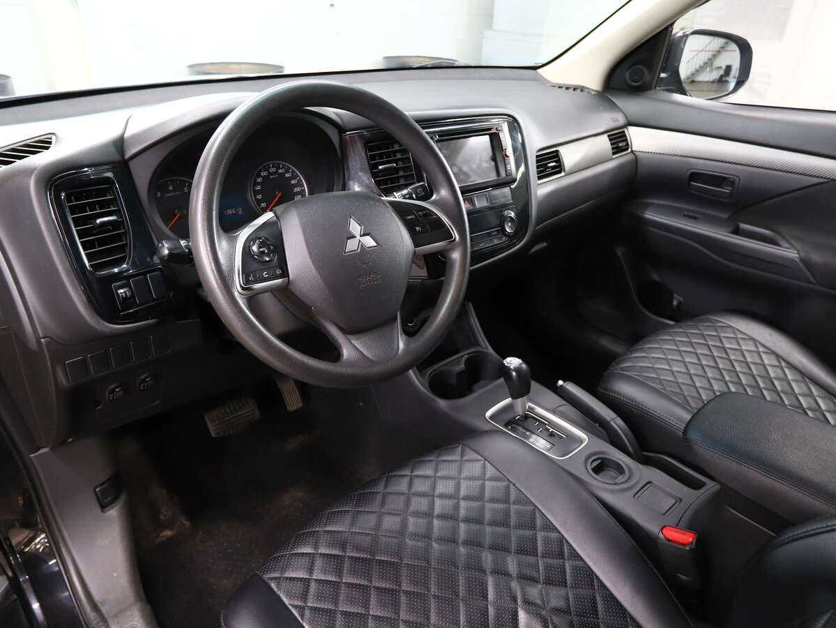 Mitsubishi Outlander с пробегом — 2013 год. Фото: #7