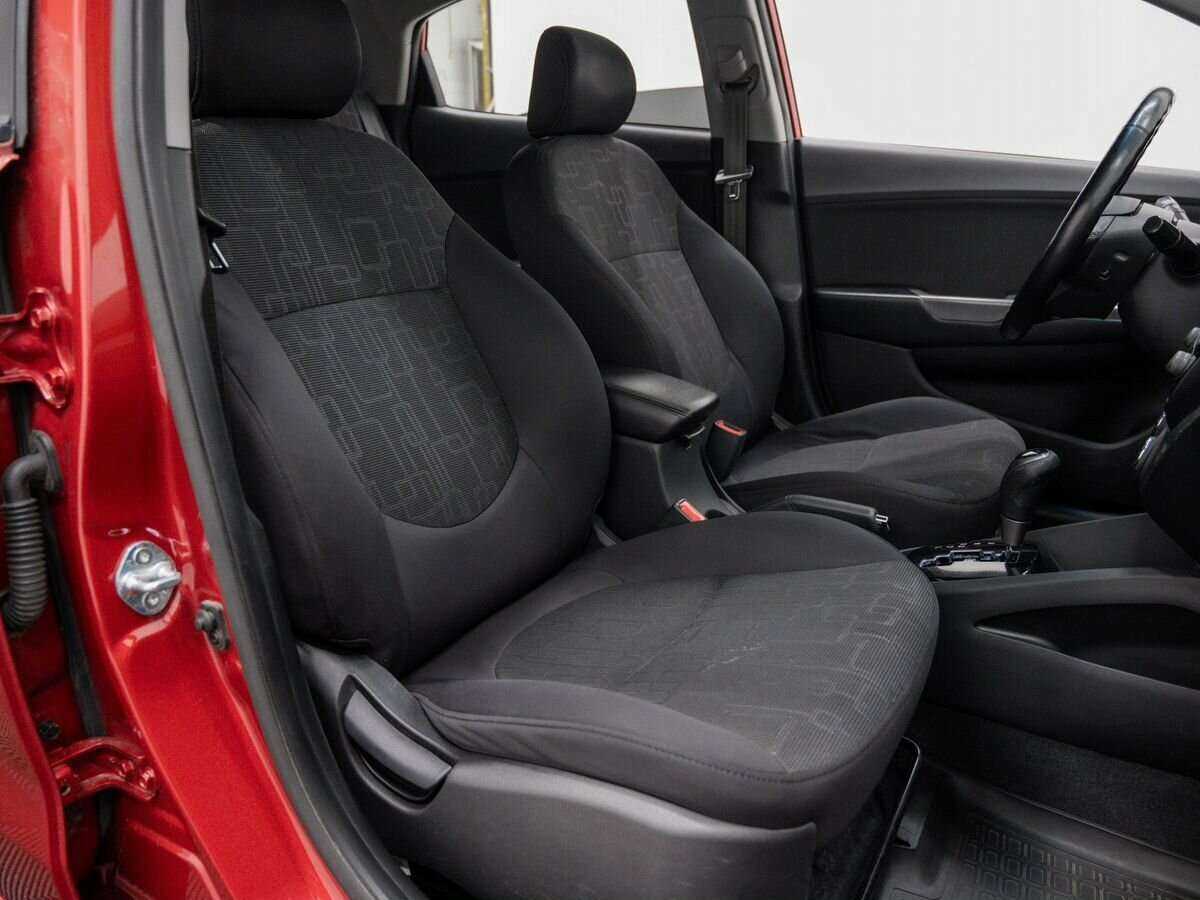 Kia Rio с пробегом — 2013 год. Фото: #6