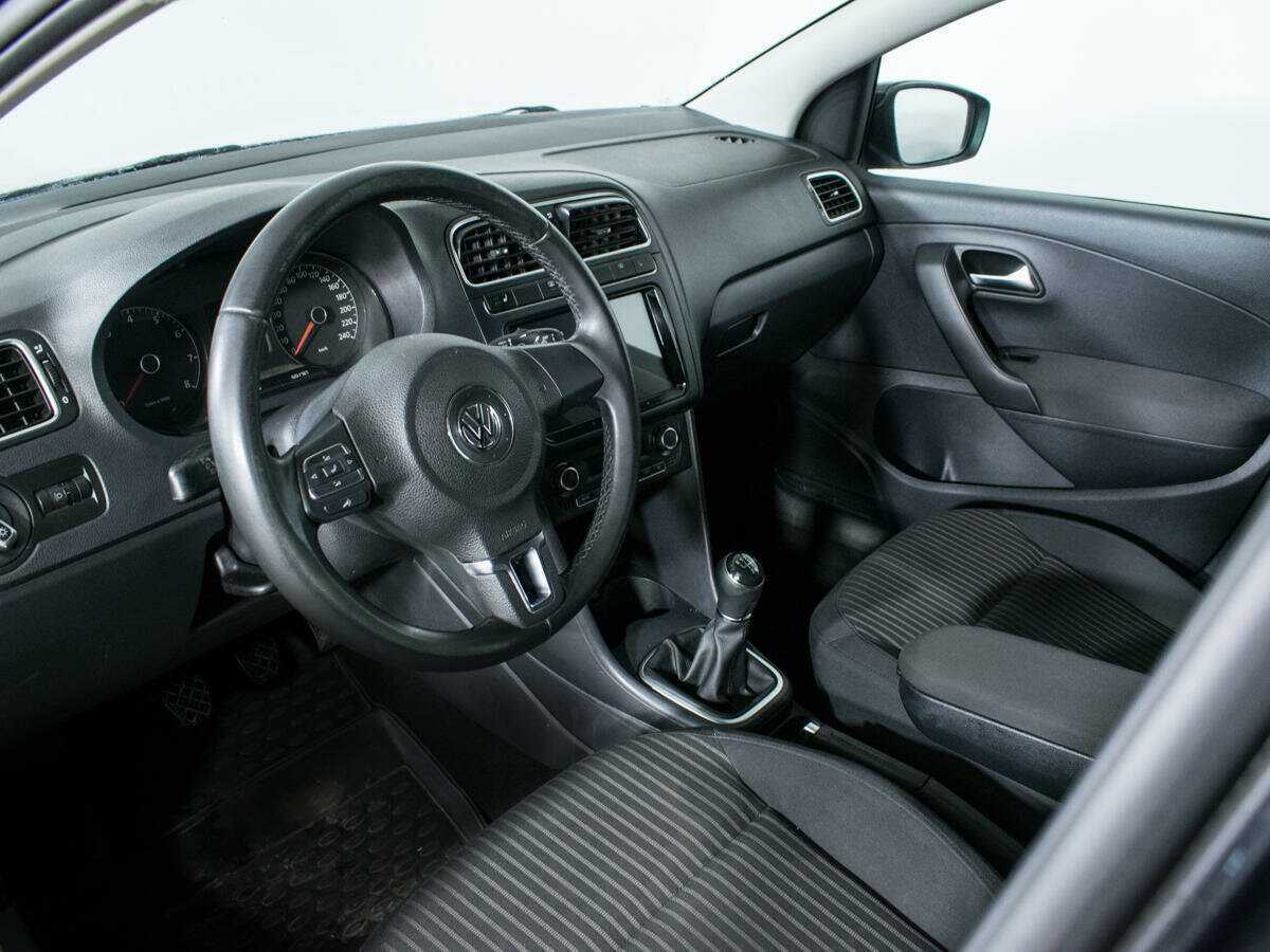 Volkswagen Polo с пробегом — 2014 год. Фото: #12