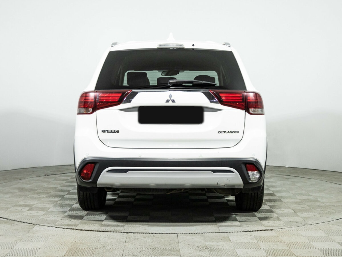 Mitsubishi Outlander с пробегом — 2019 год. Фото: #4
