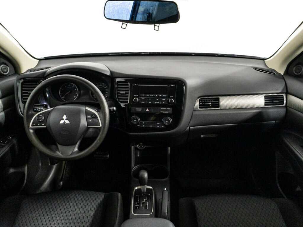 Mitsubishi Outlander с пробегом — 2014 год. Фото: #10
