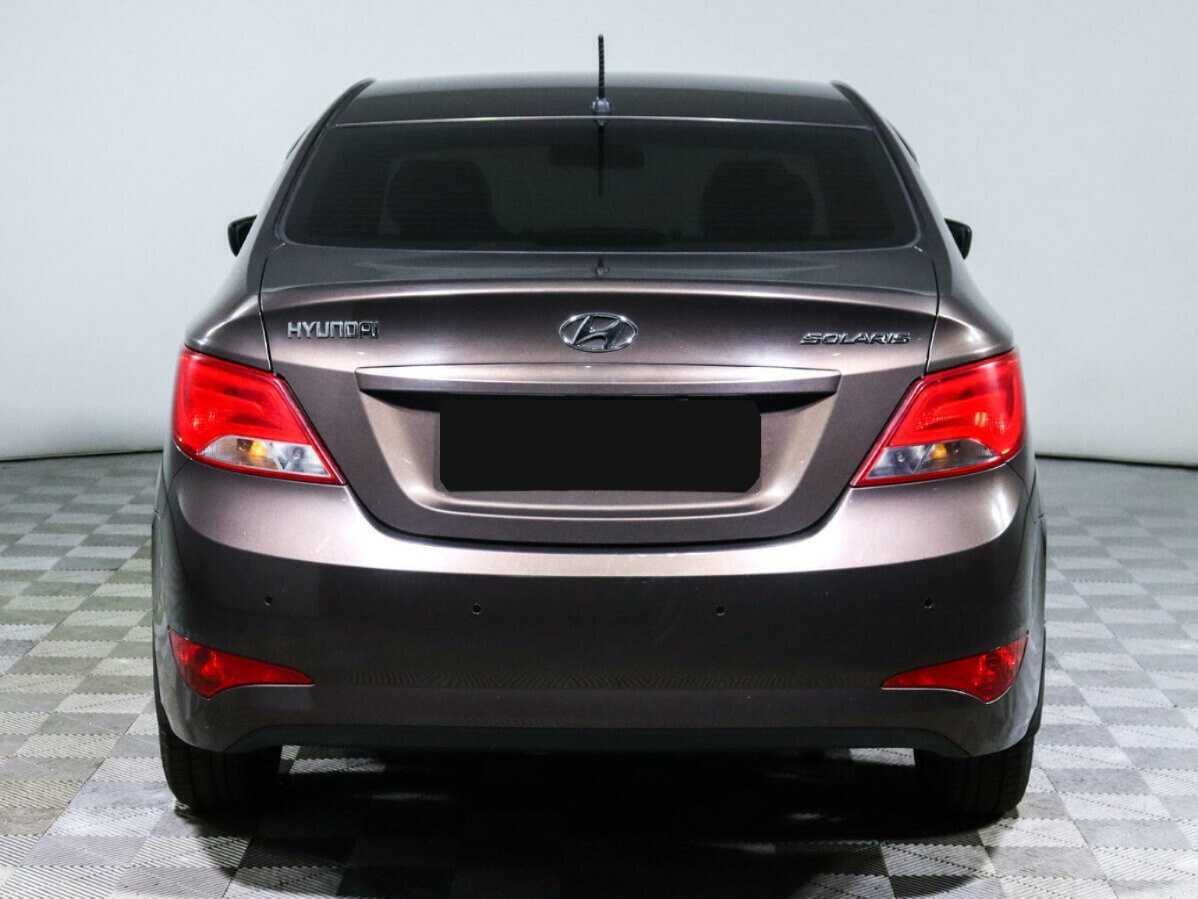Hyundai Solaris с пробегом — 2014 год. Фото: #4
