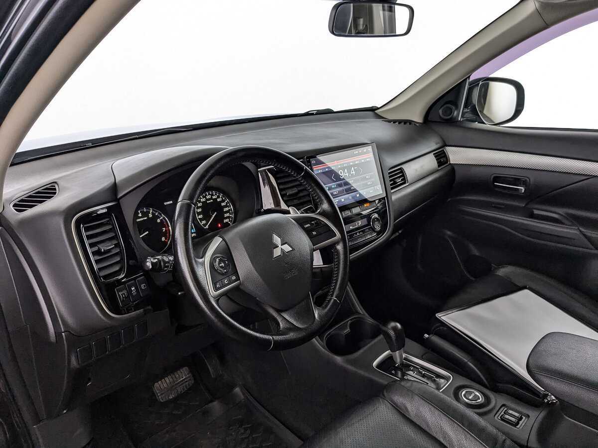 Mitsubishi Outlander с пробегом — 2012 год. Фото: #10