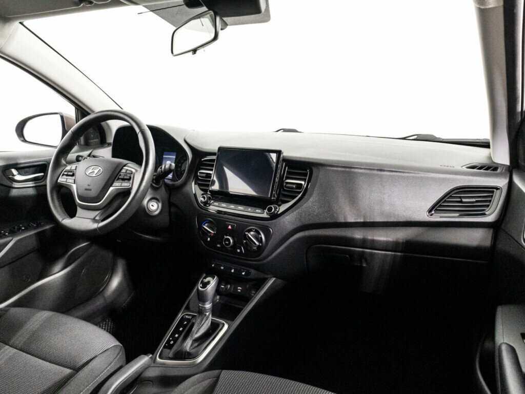 Hyundai Solaris с пробегом — 2022 год. Фото: #8