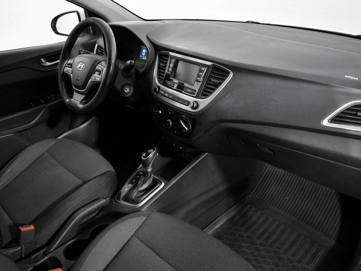 Hyundai Solaris с пробегом — 2017 год. Фото: #9