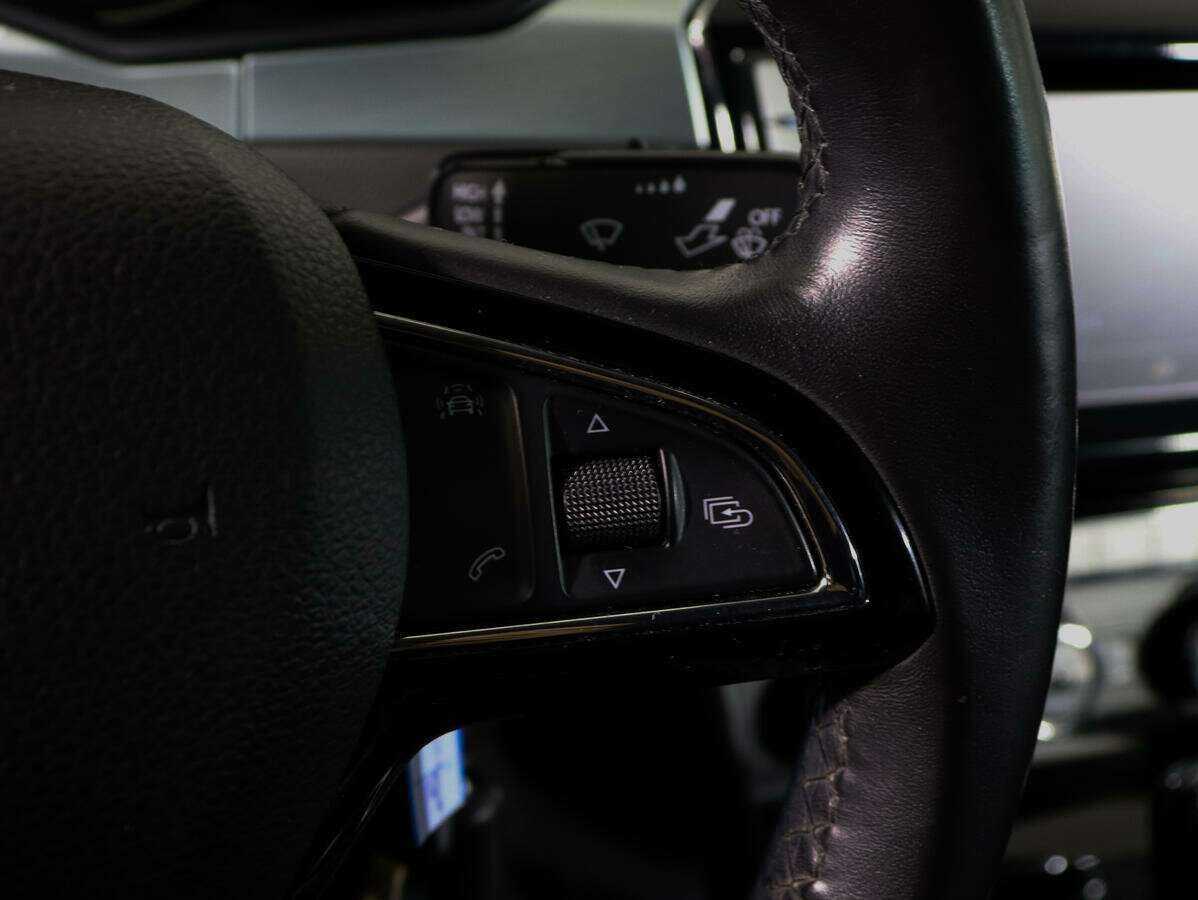 Skoda Superb с пробегом — 2015 год. Фото: #16