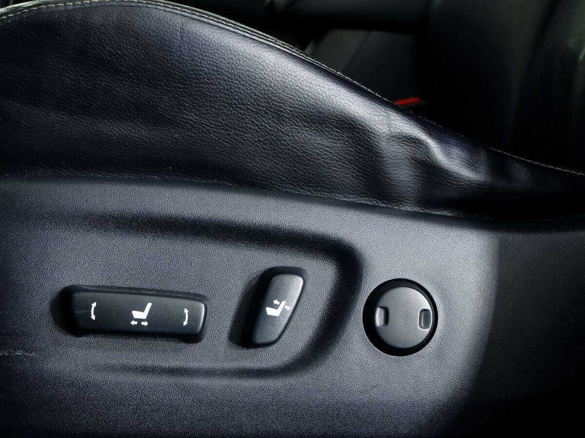 Toyota RAV4 с пробегом — 2013 год. Фото: #13