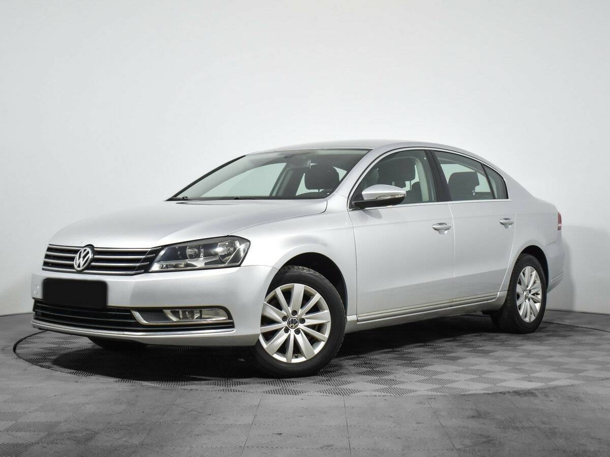 Volkswagen Passat с пробегом — 2012 год. Фото: #0