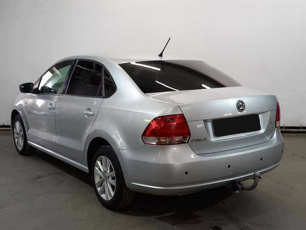 Volkswagen Polo с пробегом — 2013 год. Фото: #6