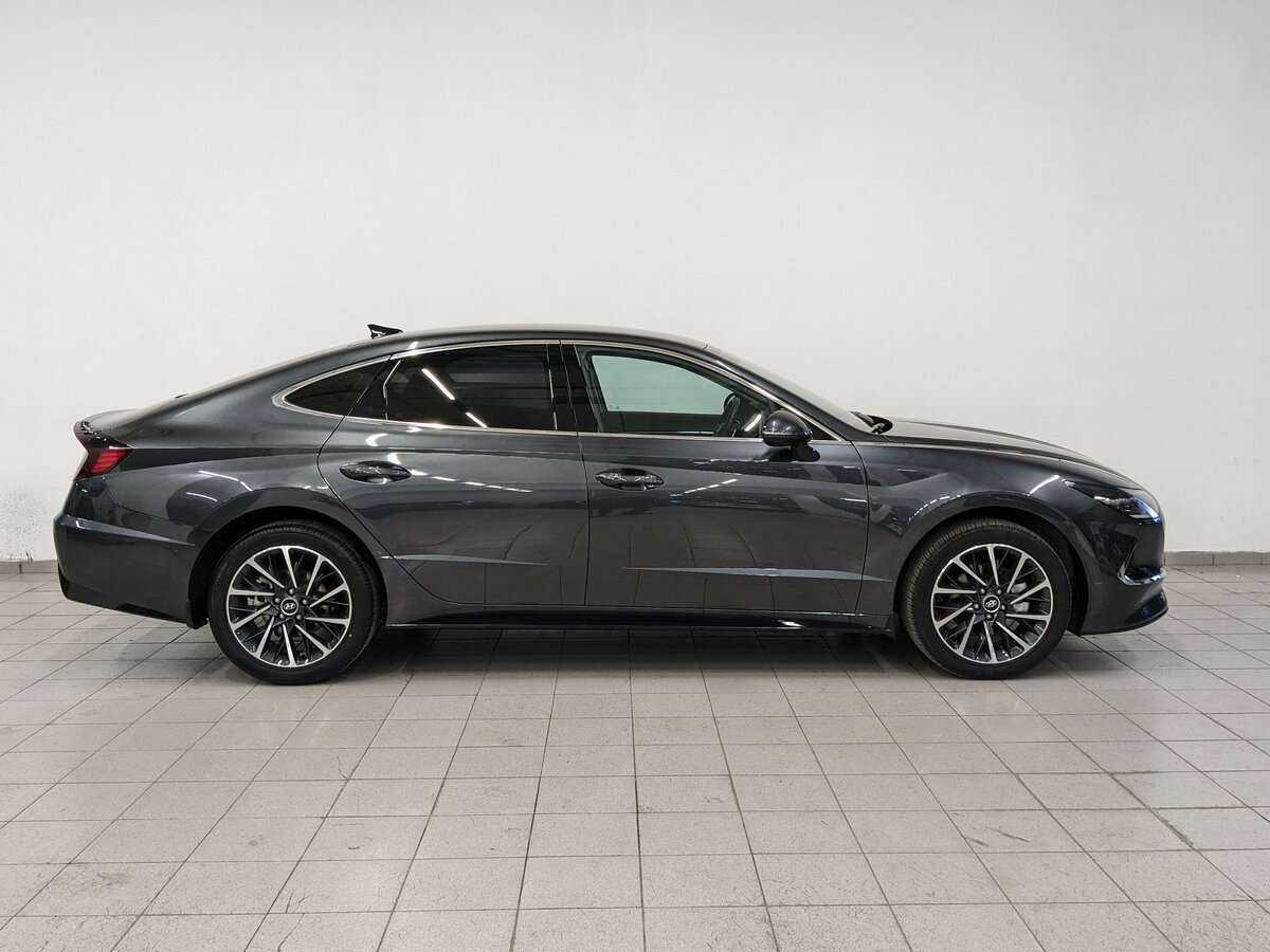 Hyundai Sonata с пробегом — 2022 год. Фото: #3