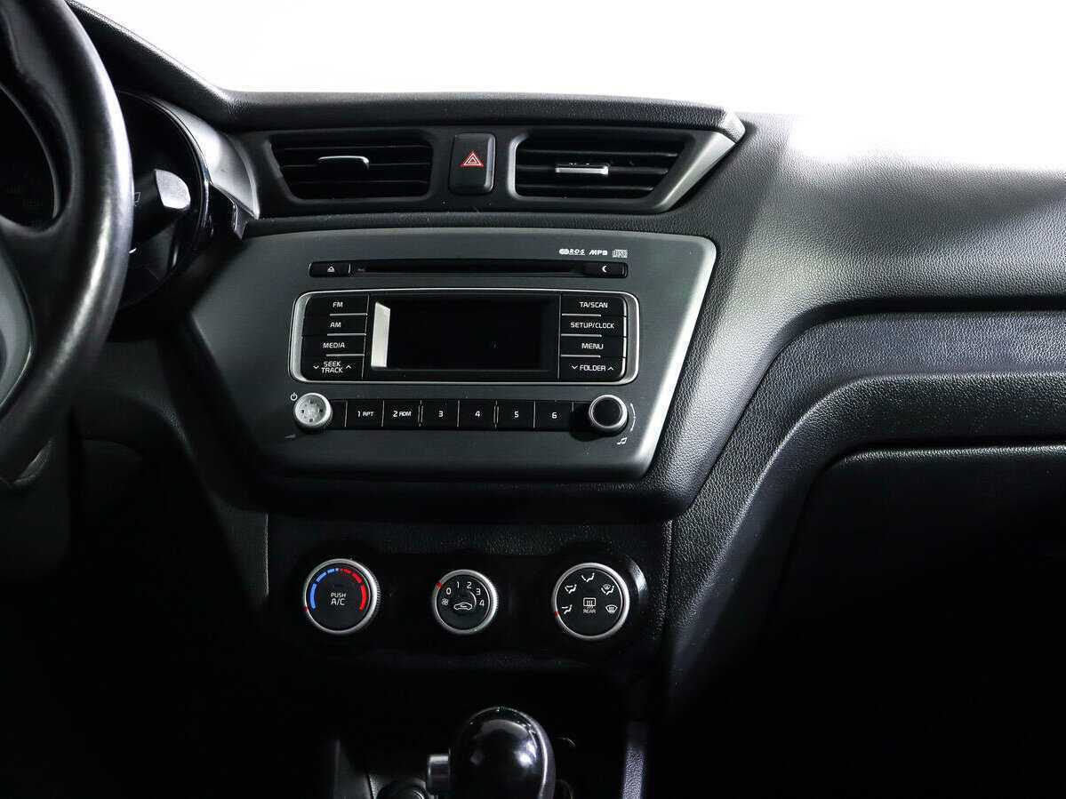 Kia Rio с пробегом — 2015 год. Фото: #12