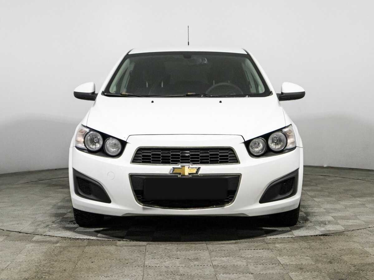 Chevrolet Aveo с пробегом — 2015 год. Фото: #1
