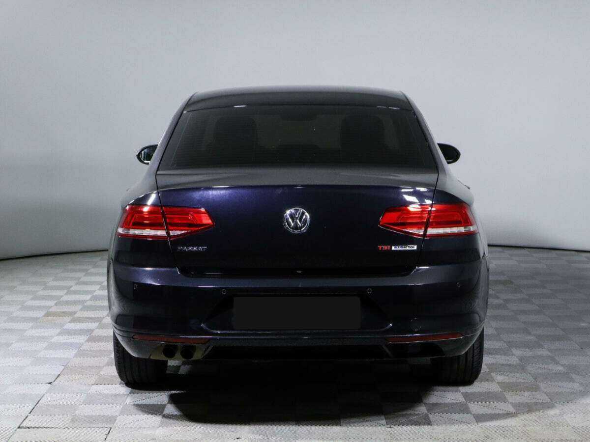 Volkswagen Passat с пробегом — 2015 год. Фото: #5