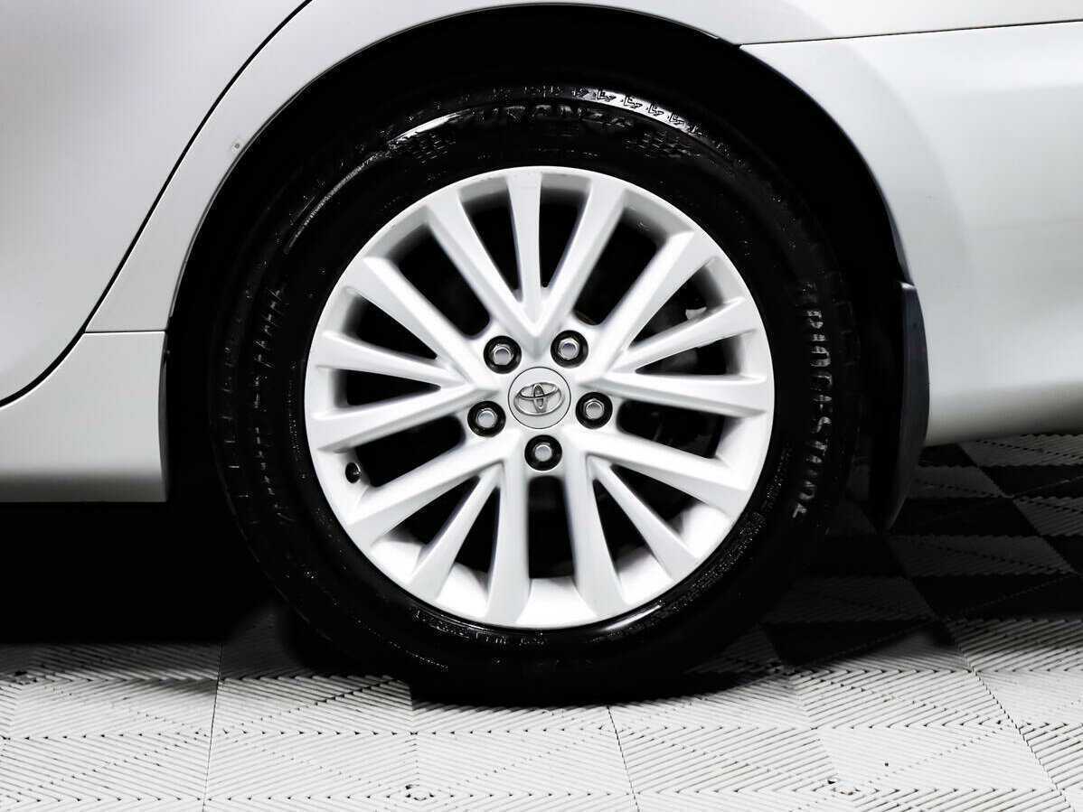 Toyota Camry с пробегом — 2015 год. Фото: #13