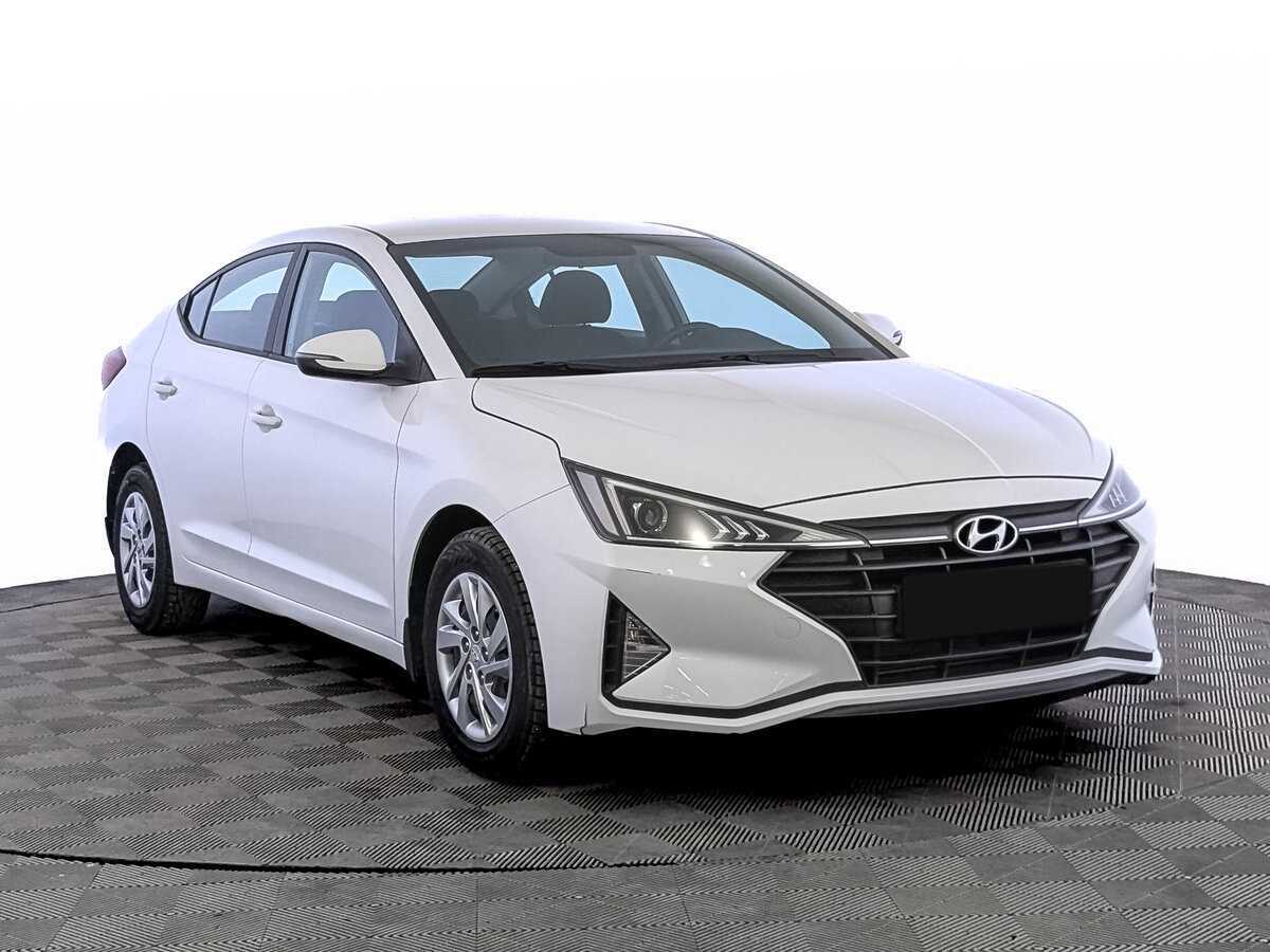 Hyundai Elantra с пробегом — 2019 год. Фото: #2