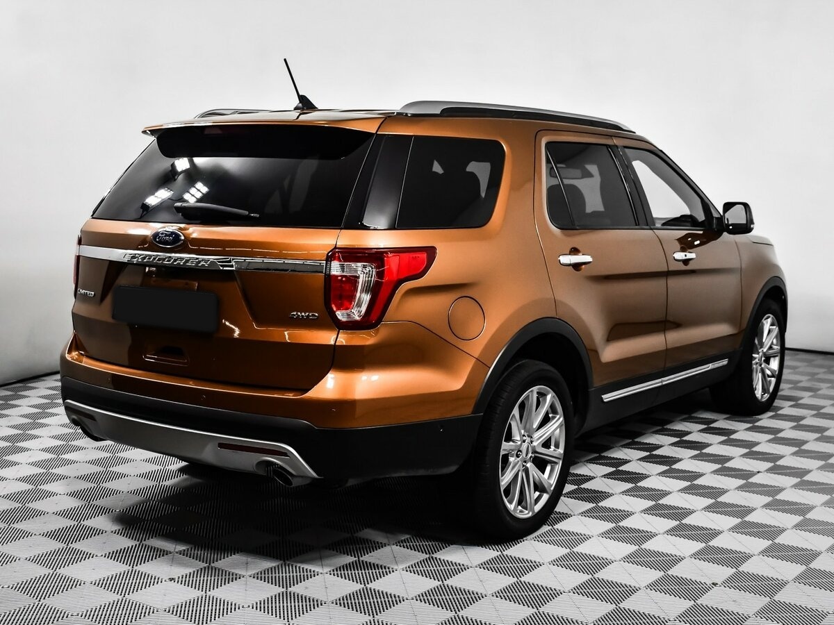 Ford Explorer с пробегом — 2018 год. Фото: #4