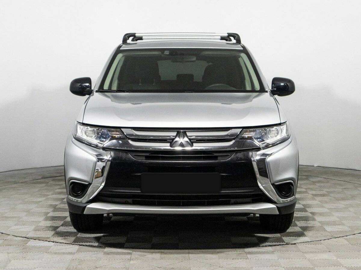 Mitsubishi Outlander с пробегом — 2017 год. Фото: #1
