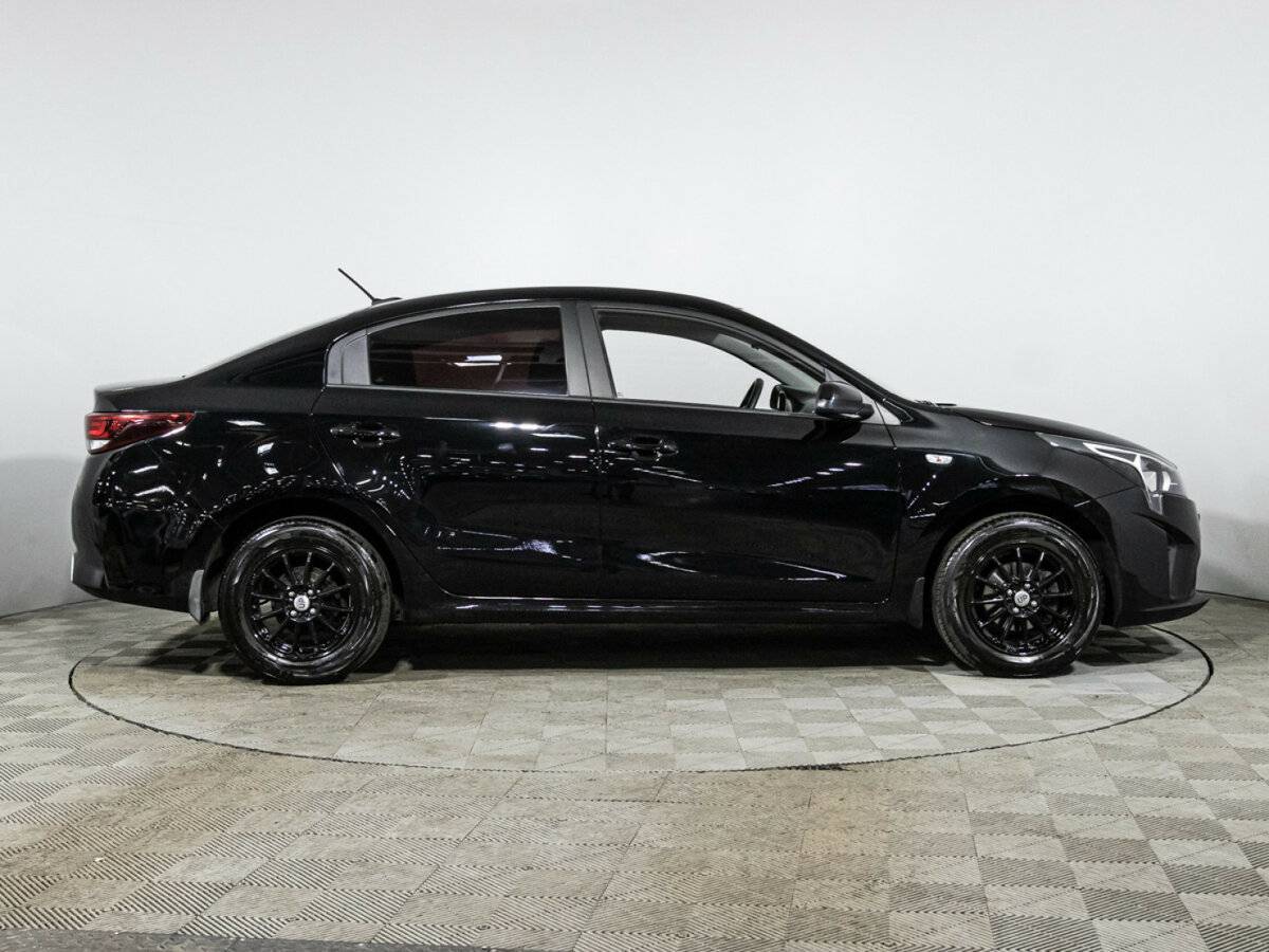 Kia Rio с пробегом — 2022 год. Фото: #3