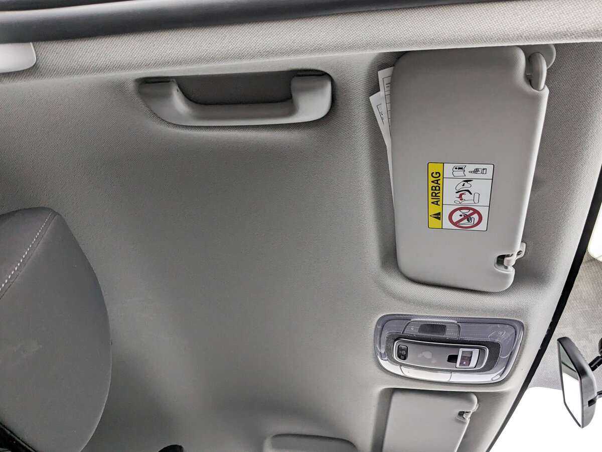 Hyundai Elantra с пробегом — 2022 год. Фото: #21