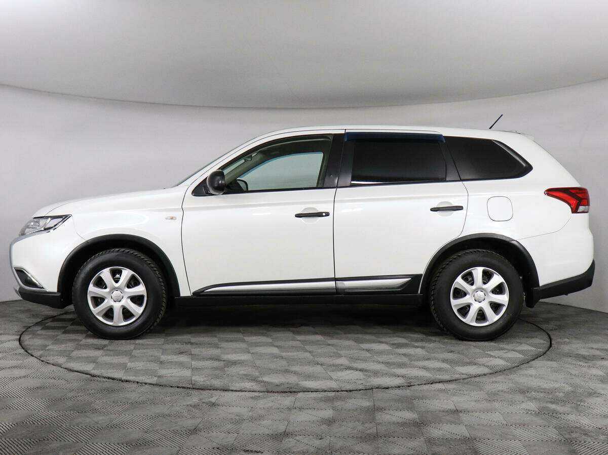 Mitsubishi Outlander с пробегом — 2015 год. Фото: #7
