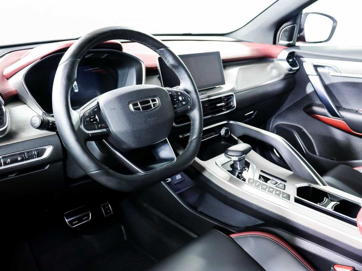 Geely Coolray с пробегом — 2023 год. Фото: #13