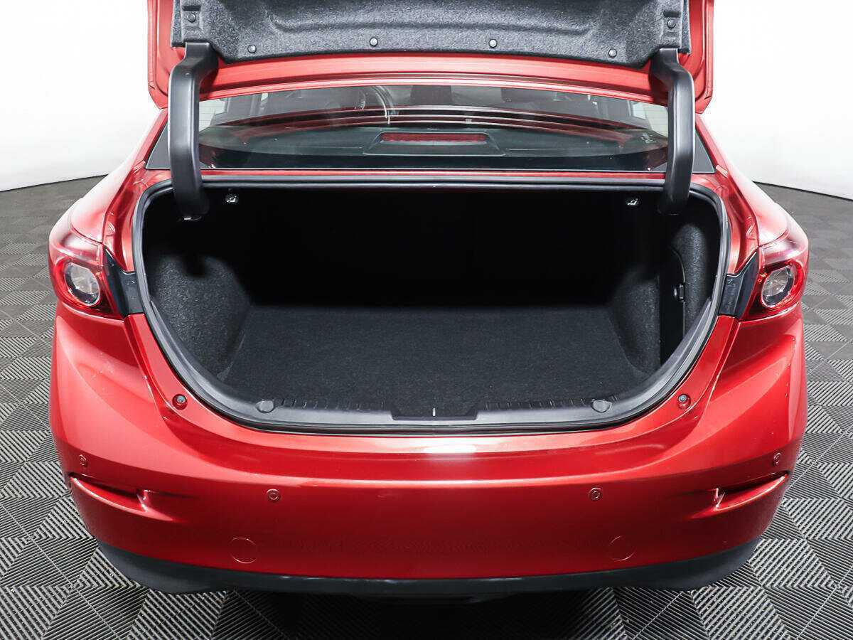 Mazda 3 с пробегом — 2018 год. Фото: #9