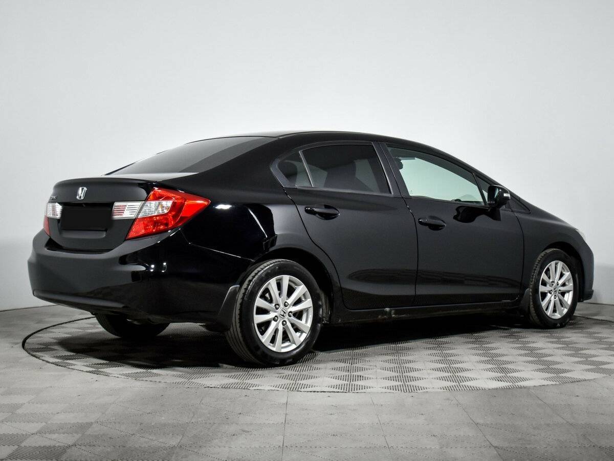Honda Civic с пробегом — 2012 год. Фото: #5