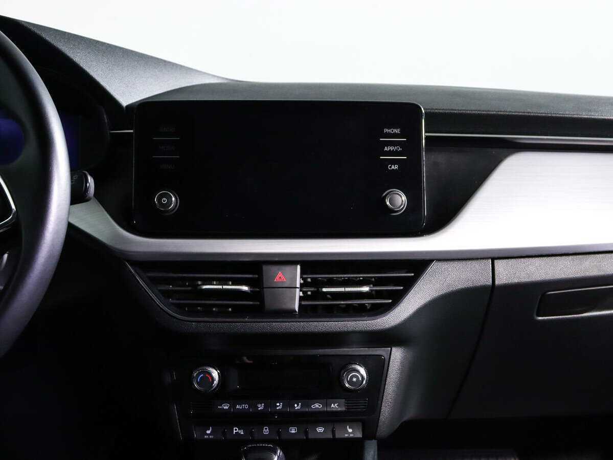 Skoda Rapid с пробегом — 2022 год. Фото: #10