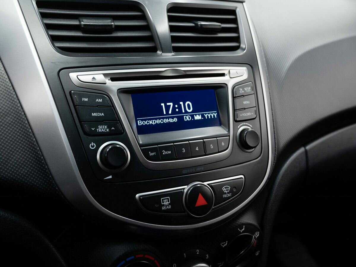 Hyundai Solaris с пробегом — 2015 год. Фото: #14