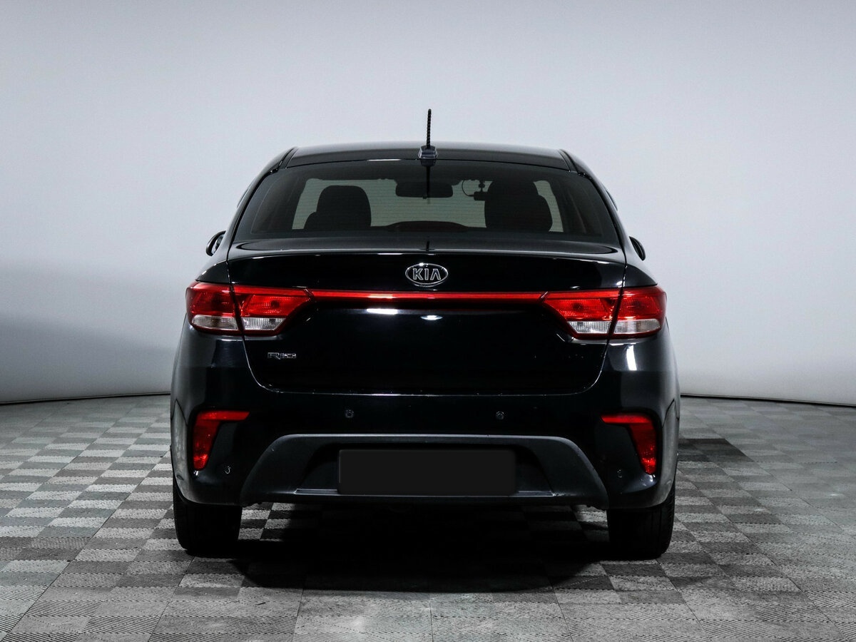 Kia Rio с пробегом — 2017 год. Фото: #4