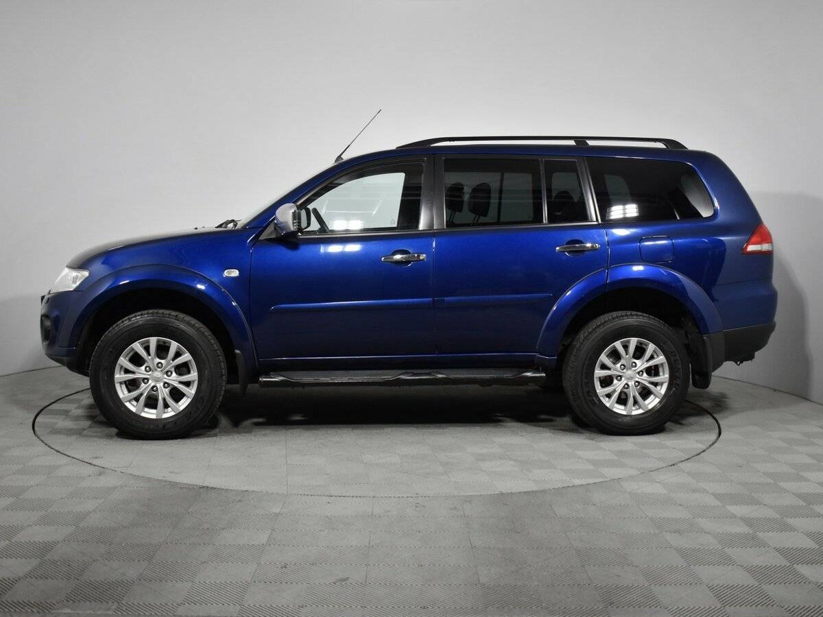 Mitsubishi Pajero Sport с пробегом — 2015 год. Фото: #6