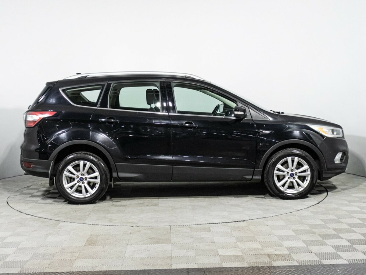 Ford Kuga с пробегом — 2017 год. Фото: #3