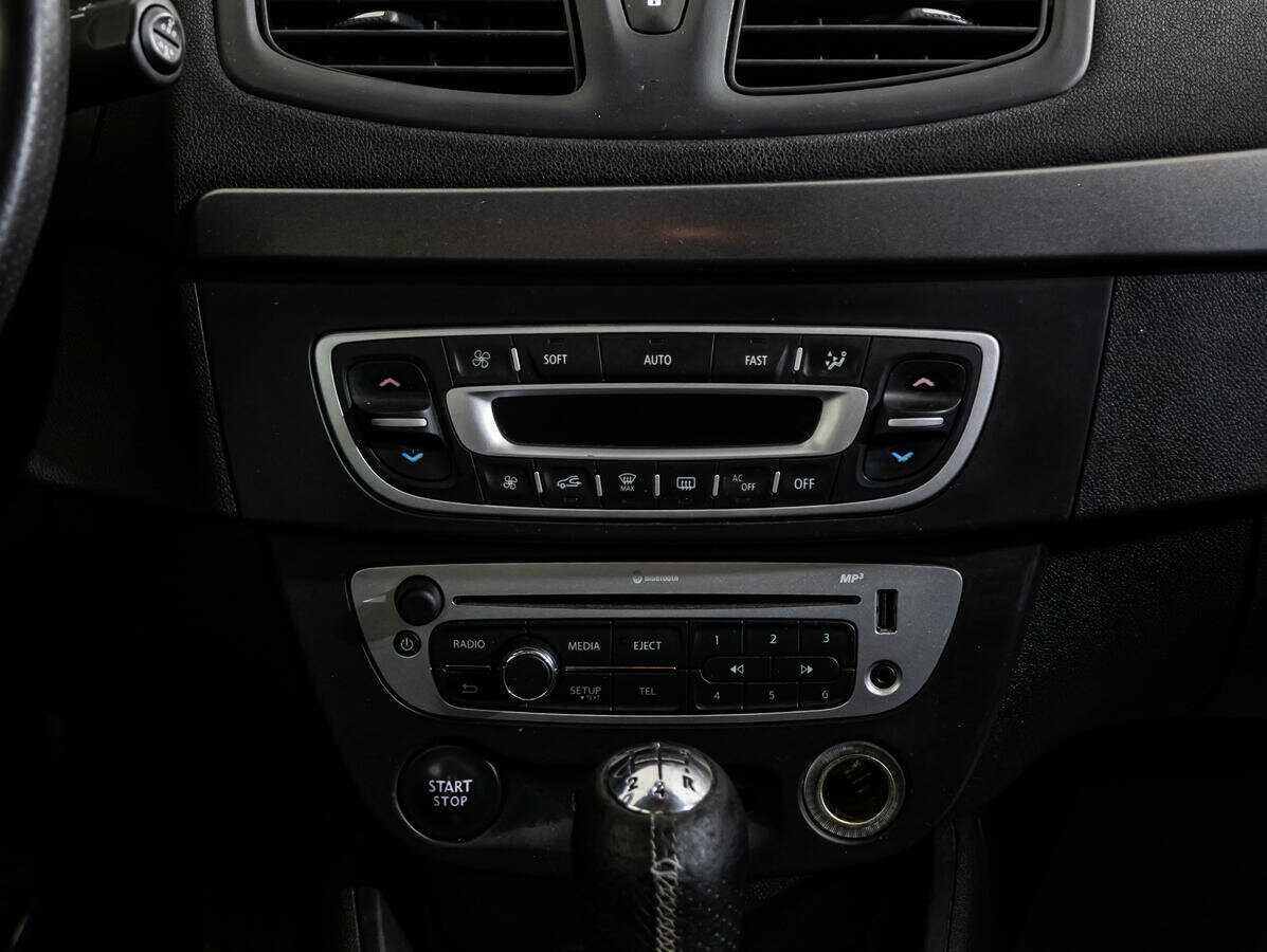 Renault Megane с пробегом — 2014 год. Фото: #12