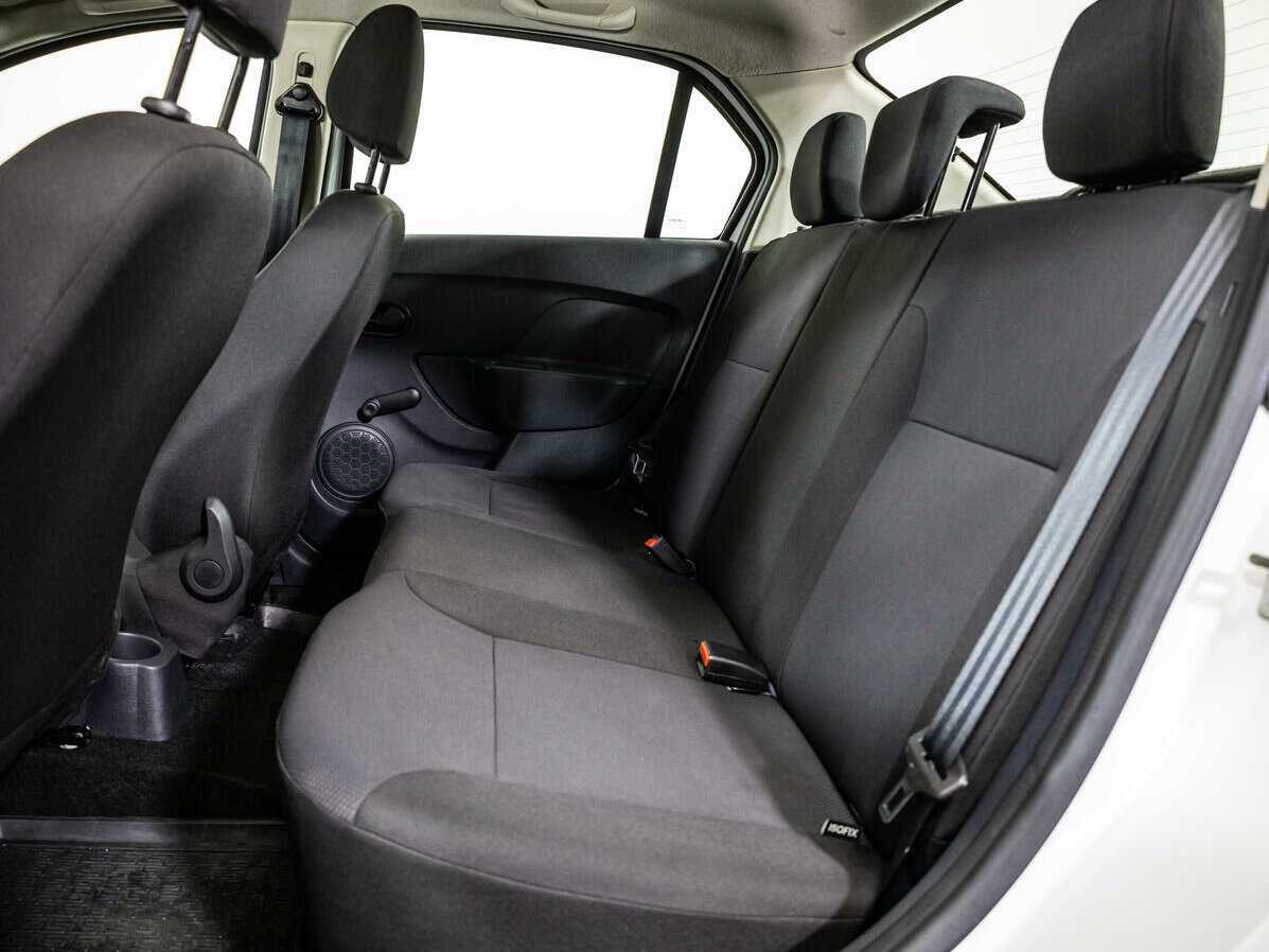 Renault Logan с пробегом — 2019 год. Фото: #7