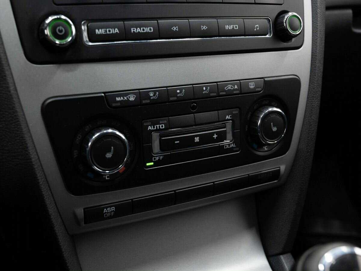Skoda Octavia с пробегом — 2012 год. Фото: #19