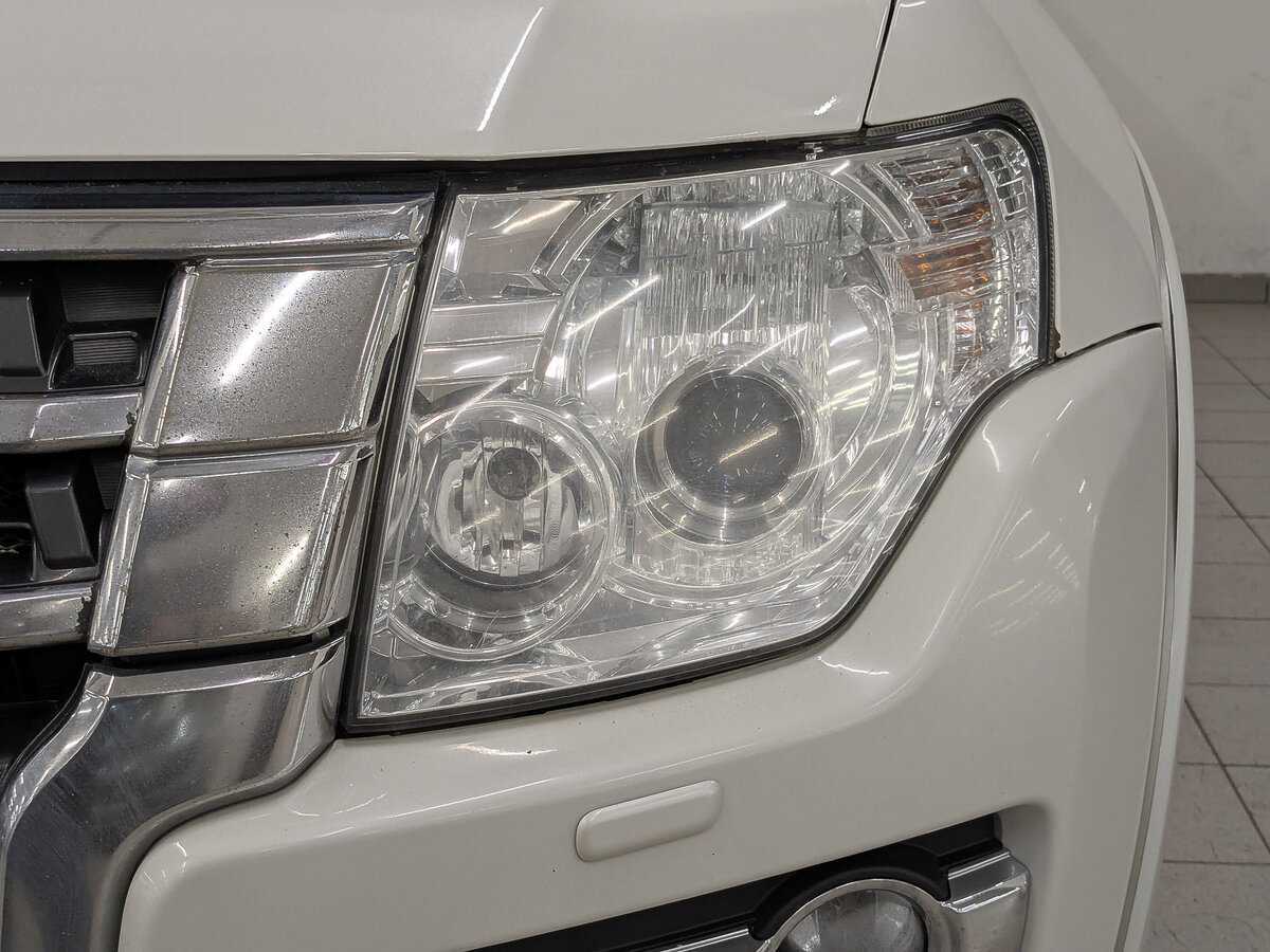 Mitsubishi Pajero с пробегом — 2015 год. Фото: #10