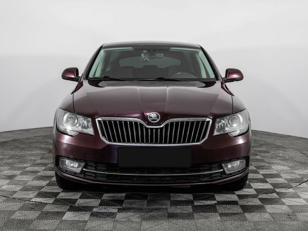 Skoda Superb с пробегом — 2014 год. Фото: #1
