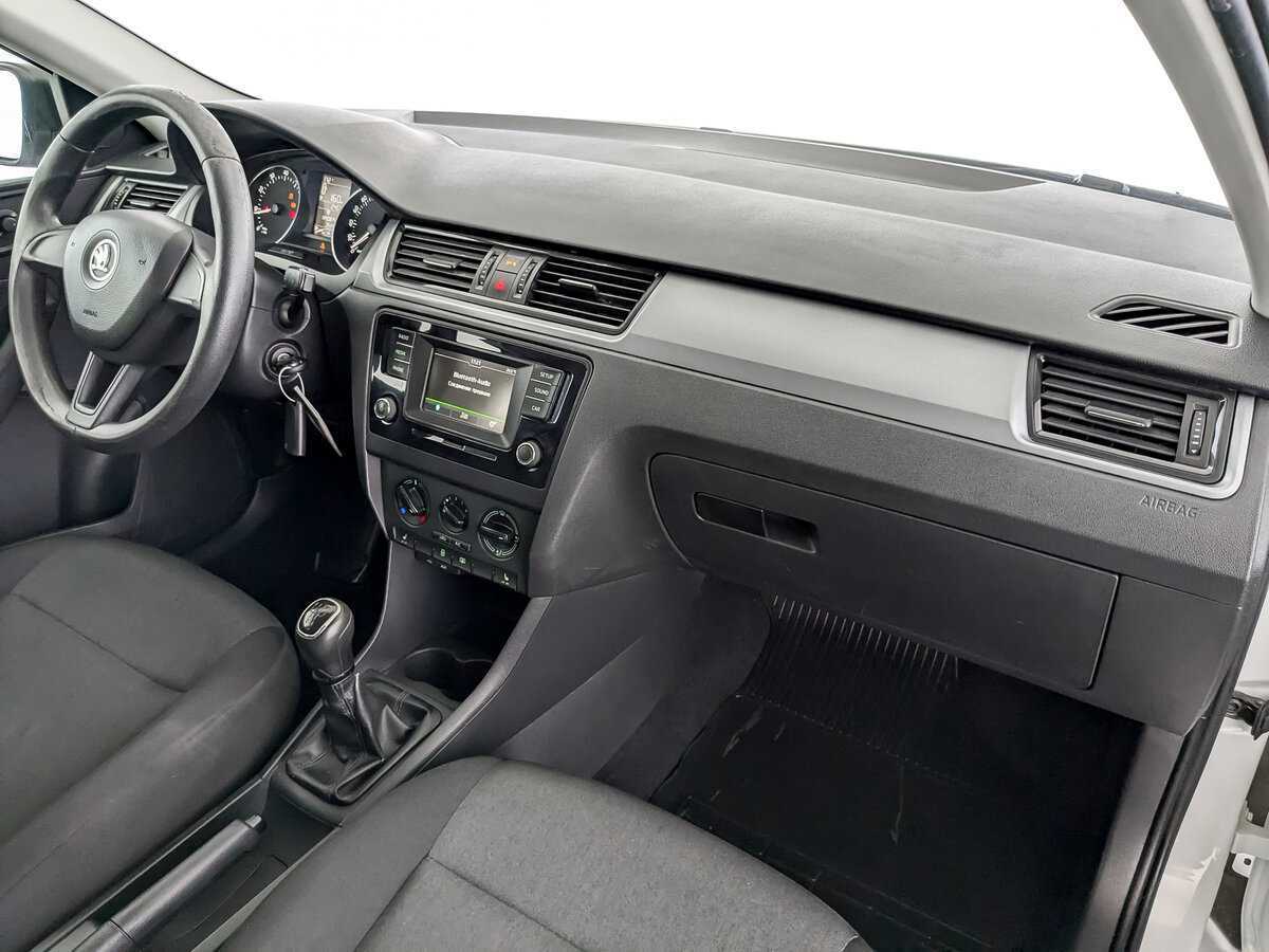 Skoda Rapid с пробегом — 2017 год. Фото: #10