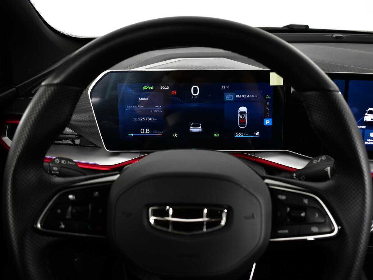 Geely Coolray с пробегом — 2023 год. Фото: #10