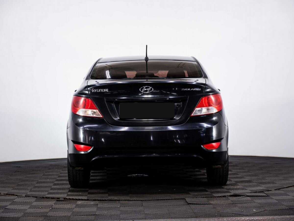 Hyundai Solaris с пробегом — 2013 год. Фото: #4