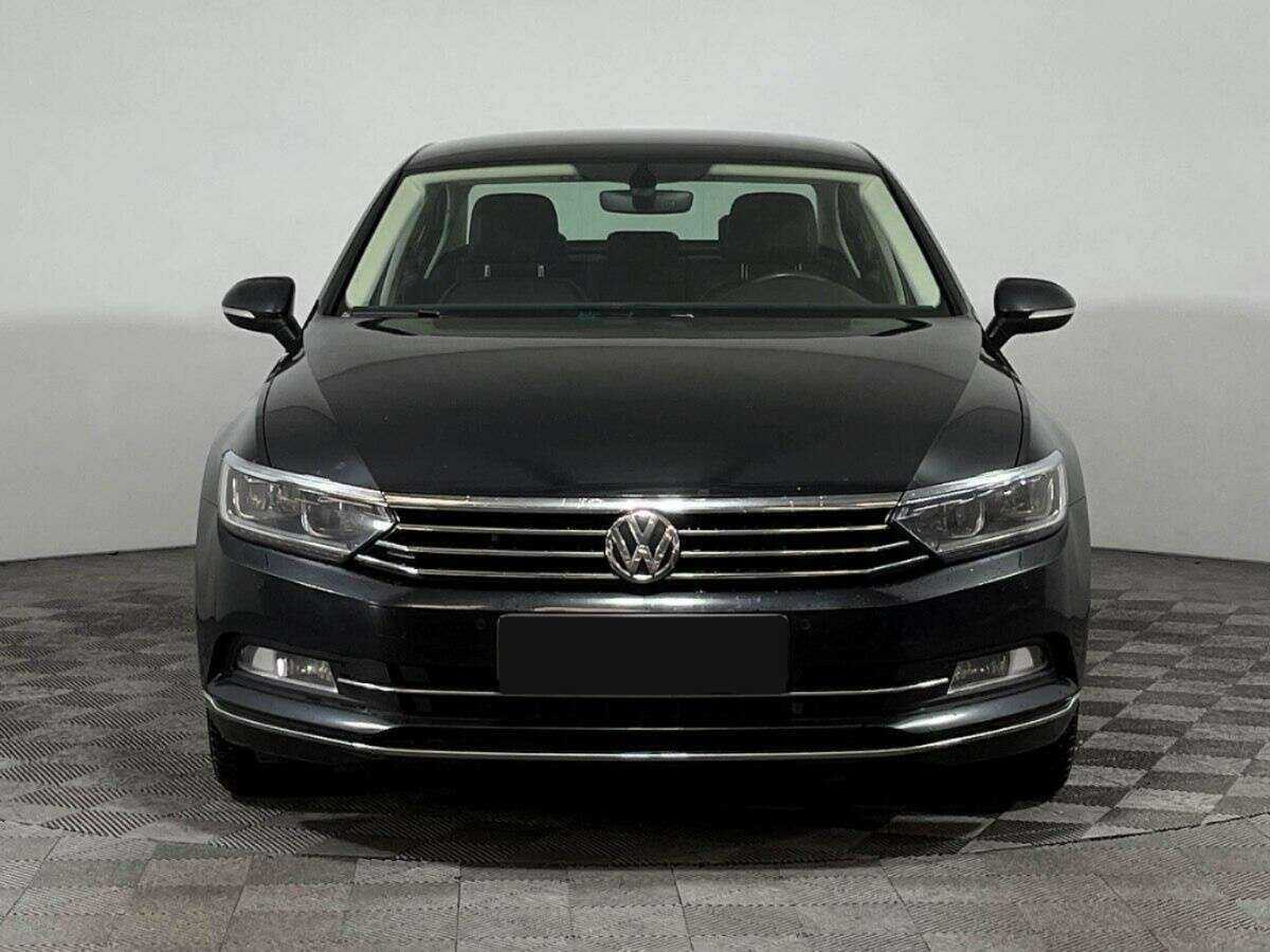 Volkswagen Passat с пробегом — 2017 год. Фото: #1