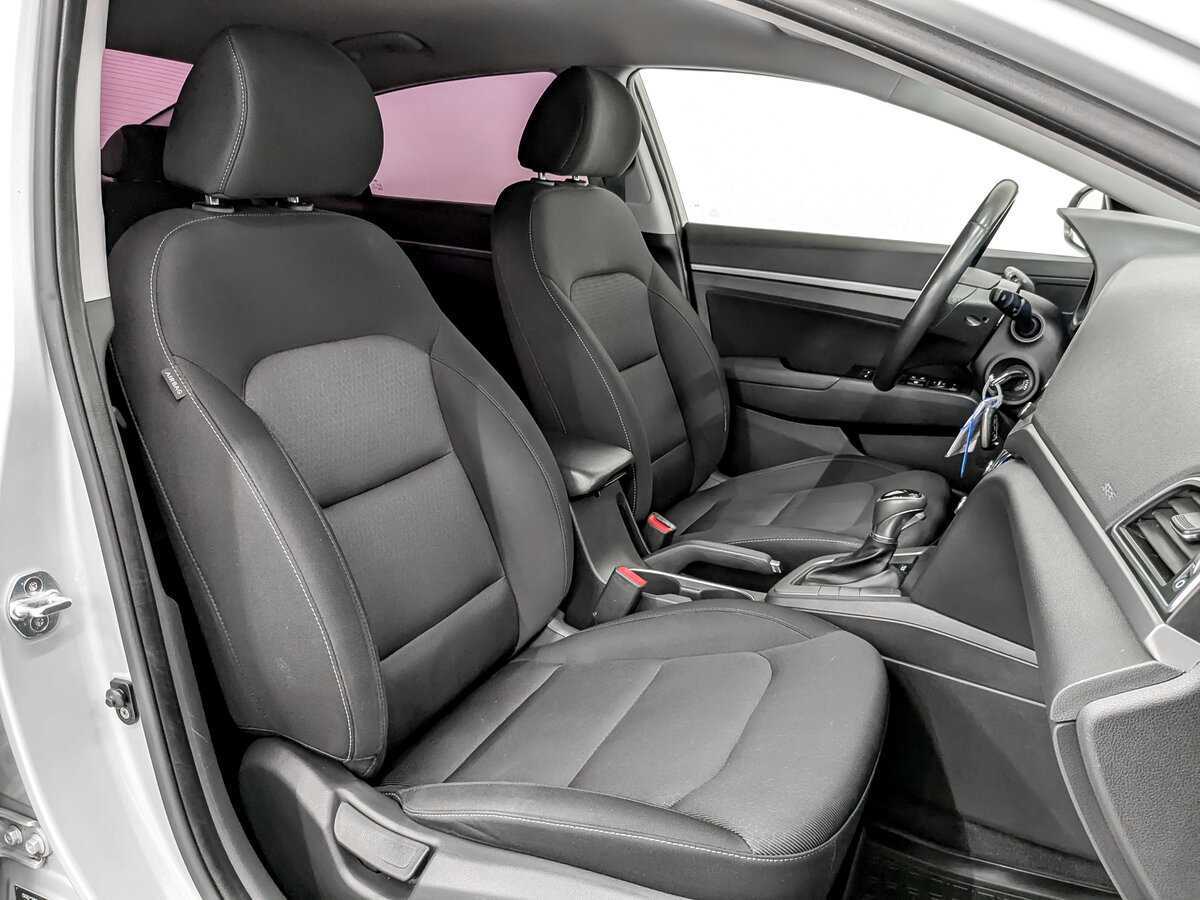 Hyundai Elantra с пробегом — 2017 год. Фото: #20