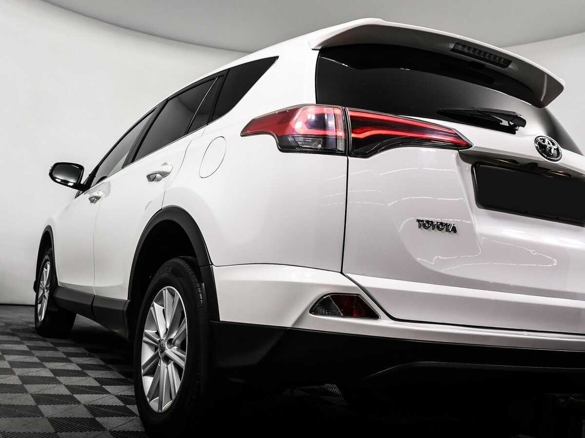 Toyota RAV4 с пробегом — 2017 год. Фото: #15